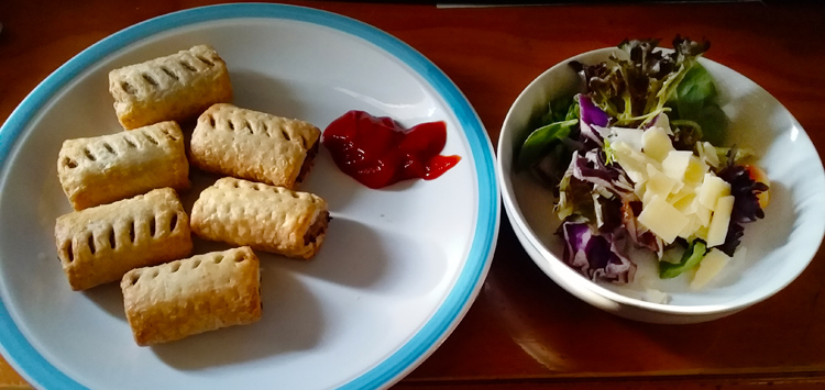 Sausage_rolls_and_salad.jpg